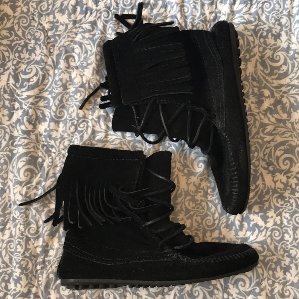 Minnetonka Black Suede Moccasin